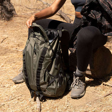 Big Sur 28 L Hydration Backpack, with 1 3-Liter Reservoir, Internal Frame, Green, Hiking